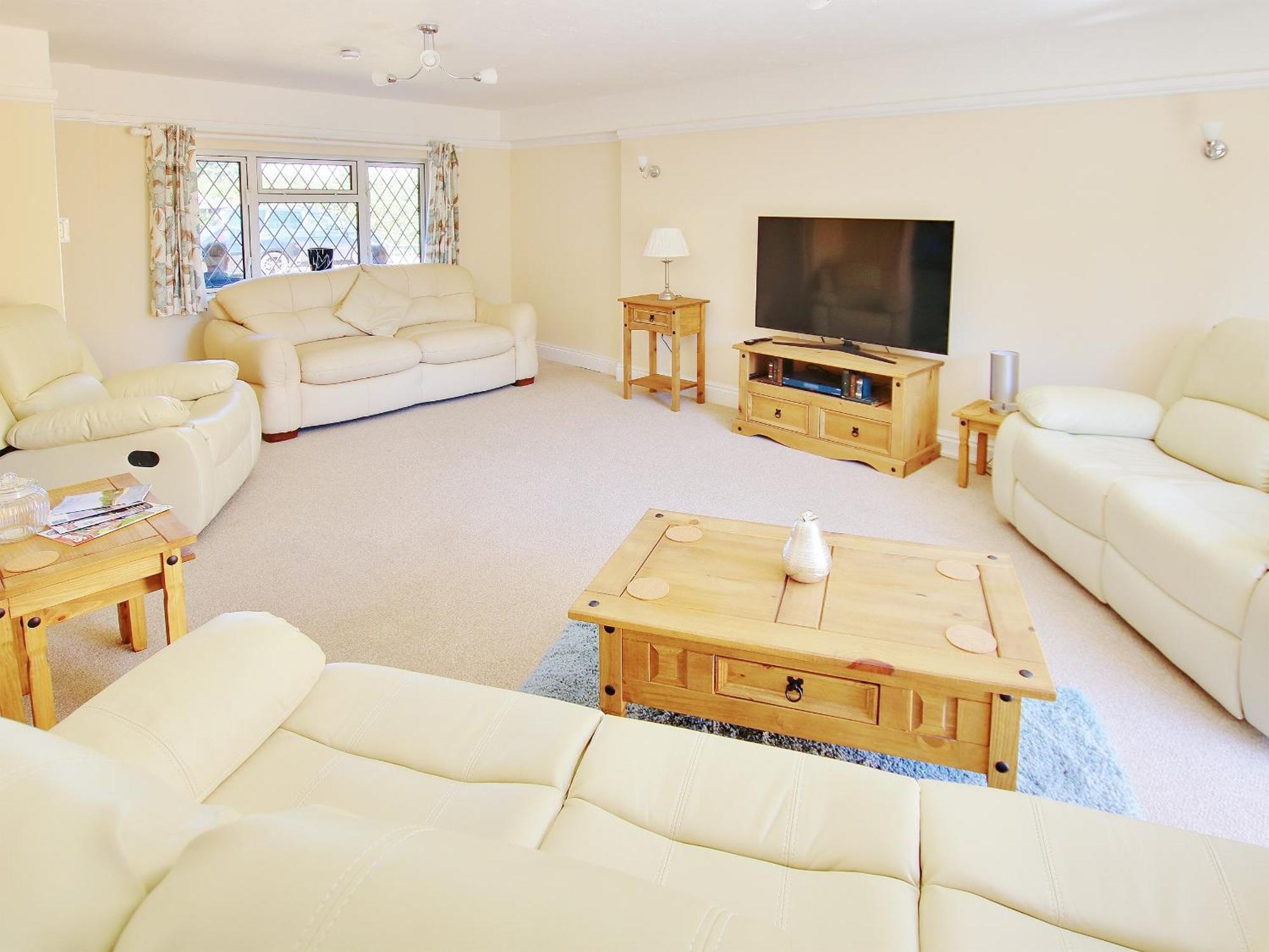 Irenic Lodge Netley Marsh Eksteriør billede