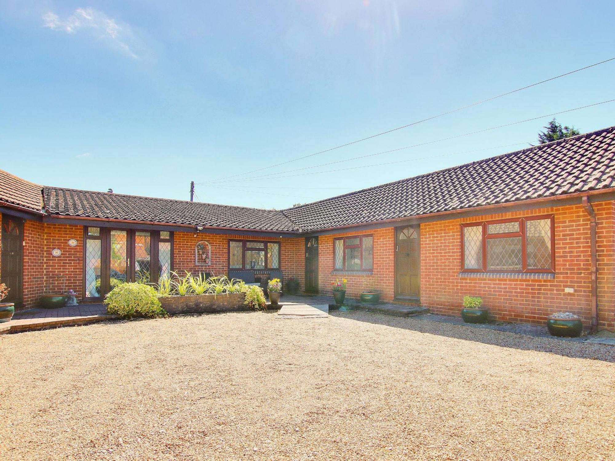 Irenic Lodge Netley Marsh Eksteriør billede